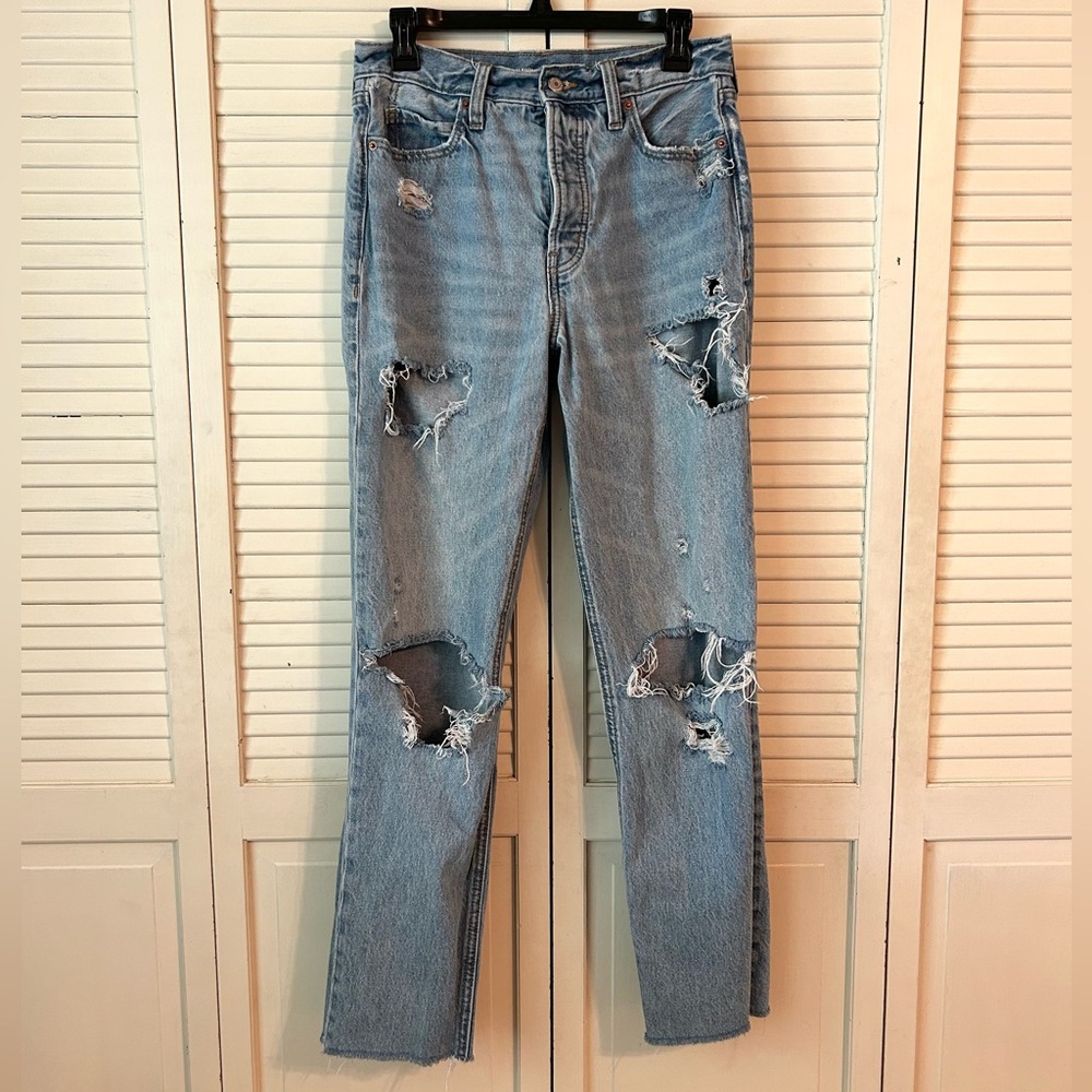 Distressed High Rise Blue Jeans